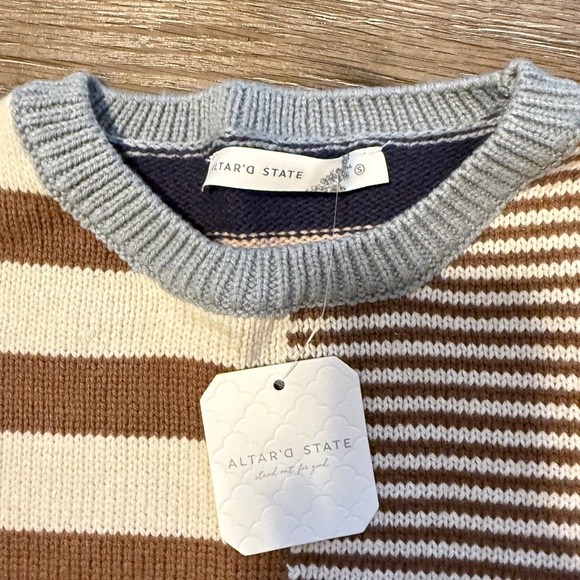 Altar’d State Sweater - Picture 5 of 5